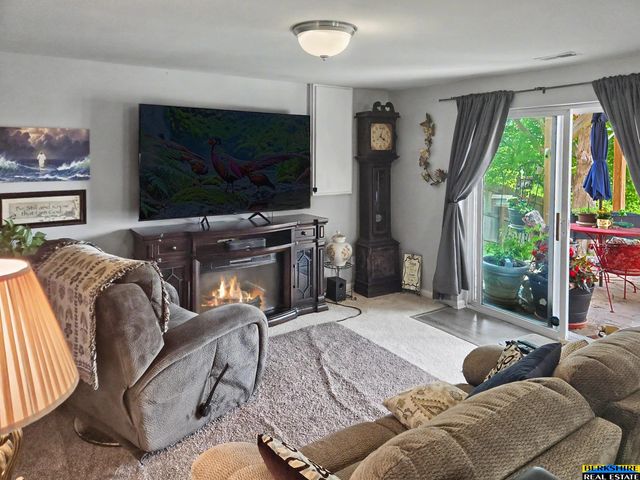 2340 Sand Hills Drive, Papillion, NE 68046