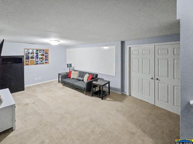2340 Sand Hills Drive, Papillion, NE 68046