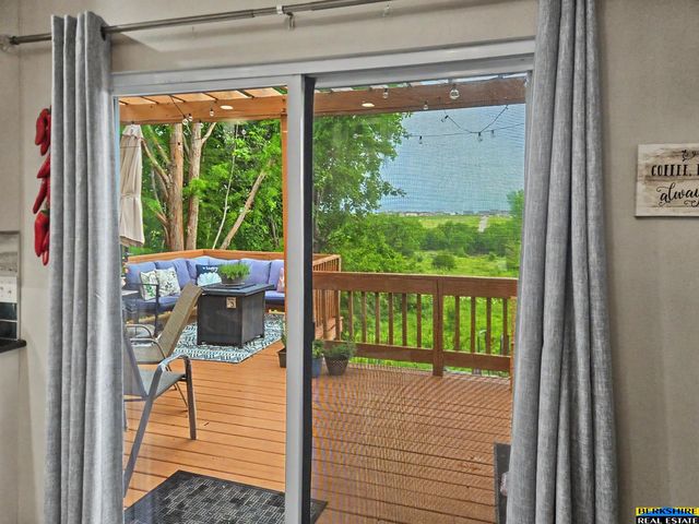 2340 Sand Hills Drive, Papillion, NE 68046