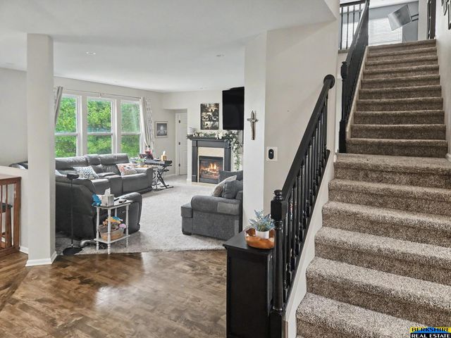 2340 Sand Hills Drive, Papillion, NE 68046