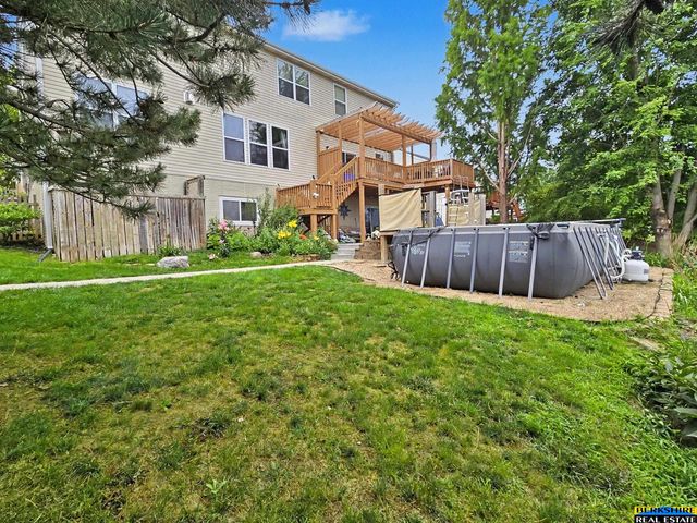 2340 Sand Hills Drive, Papillion, NE 68046