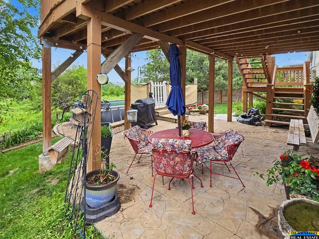 2340 Sand Hills Drive, Papillion, NE 68046