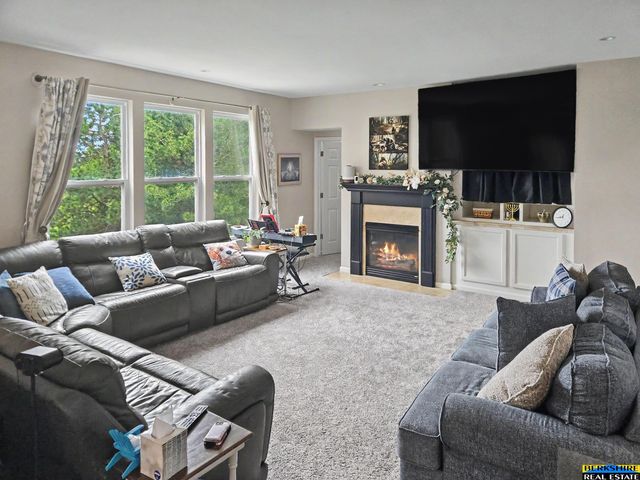 2340 Sand Hills Drive, Papillion, NE 68046