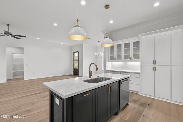 213 Lake Crest Drive, Madison, MS 39110