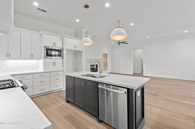 213 Lake Crest Drive, Madison, MS 39110