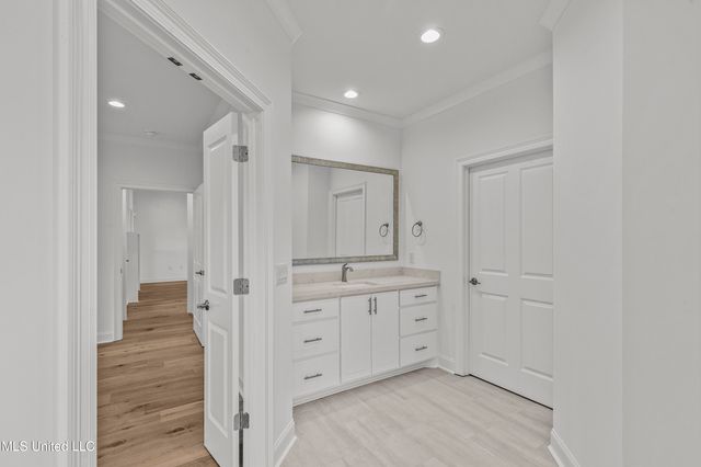 213 Lake Crest Drive, Madison, MS 39110