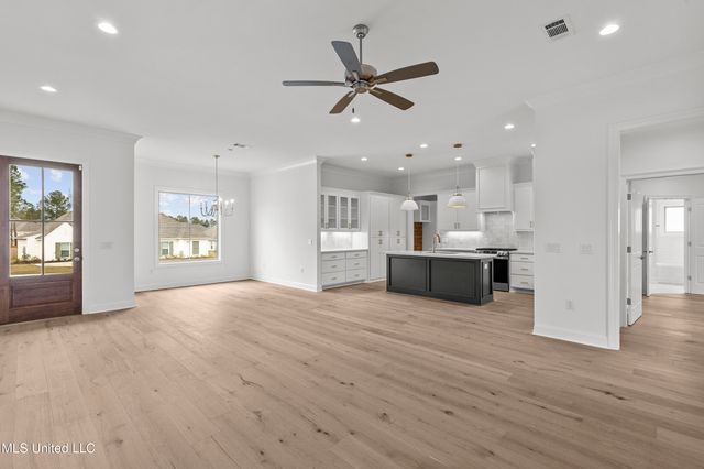 213 Lake Crest Drive, Madison, MS 39110