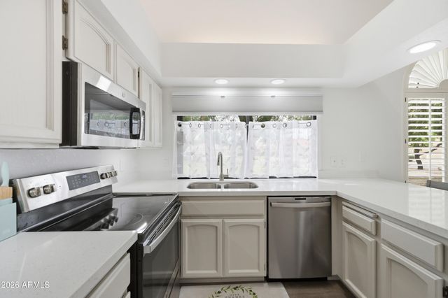 6315 E KELTON Lane, Scottsdale, AZ 85254