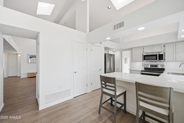 6315 E KELTON Lane, Scottsdale, AZ 85254