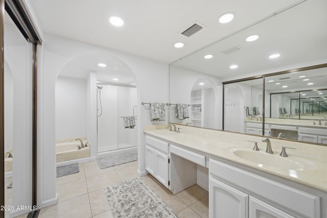 6315 E KELTON Lane, Scottsdale, AZ 85254