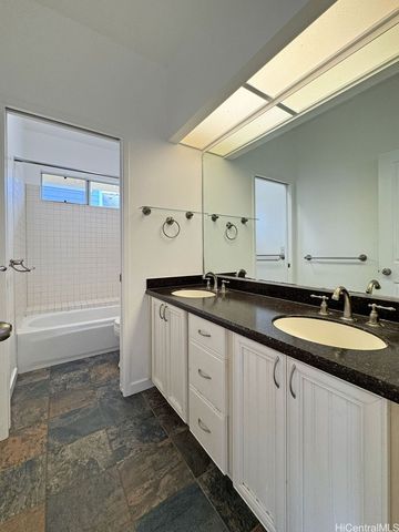 95-1043 Hakala Street, Mililani, HI 96789