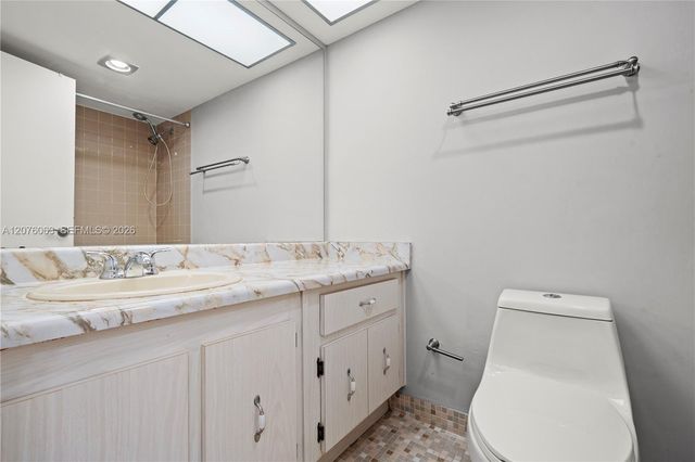 301 174th Street 901, Sunny Isles Beach, FL 33160