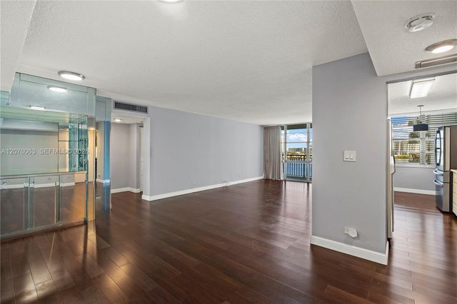 301 174th Street 901, Sunny Isles Beach, FL 33160