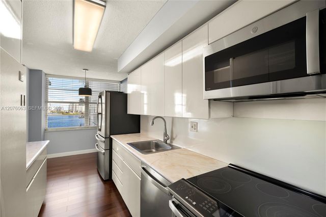 301 174th Street 901, Sunny Isles Beach, FL 33160