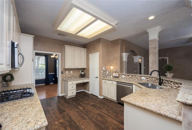 4407 Santee Drive, Baytown, TX 77521