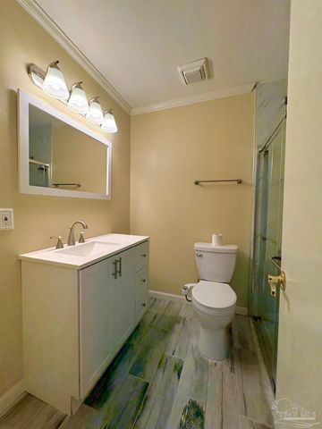 5931 Admiral Doyle Rd, Pensacola, FL 32506