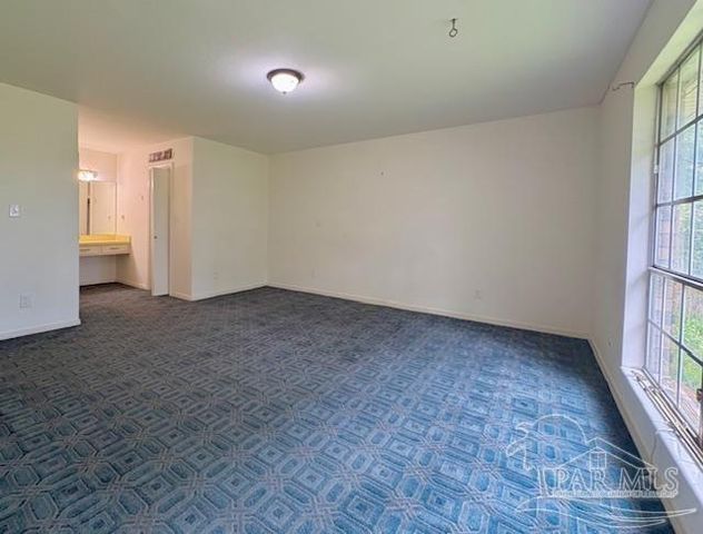 5931 Admiral Doyle Rd, Pensacola, FL 32506