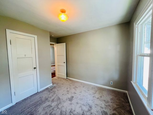 163 N 13th Avenue, Beech Grove, IN 46107