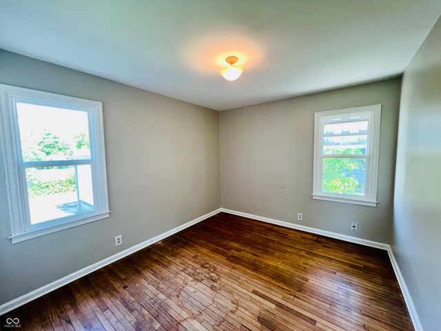 163 N 13th Avenue, Beech Grove, IN 46107