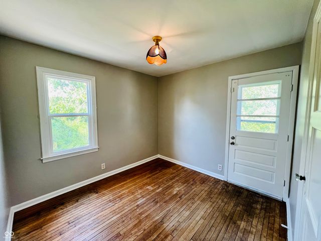 163 N 13th Avenue, Beech Grove, IN 46107