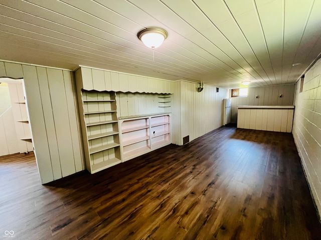 163 N 13th Avenue, Beech Grove, IN 46107