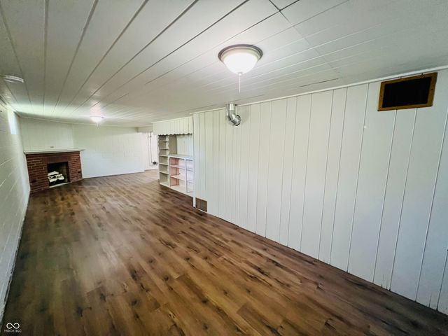 163 N 13th Avenue, Beech Grove, IN 46107