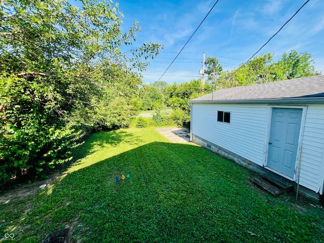 163 N 13th Avenue, Beech Grove, IN 46107