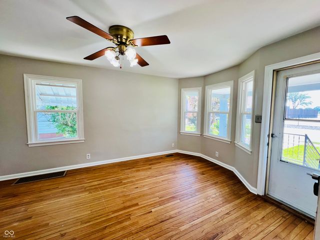 163 N 13th Avenue, Beech Grove, IN 46107