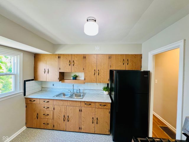 163 N 13th Avenue, Beech Grove, IN 46107