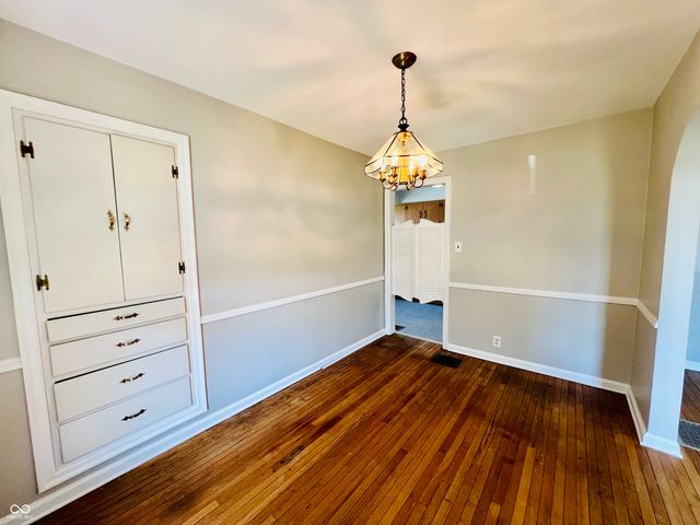 163 N 13th Avenue, Beech Grove, IN 46107
