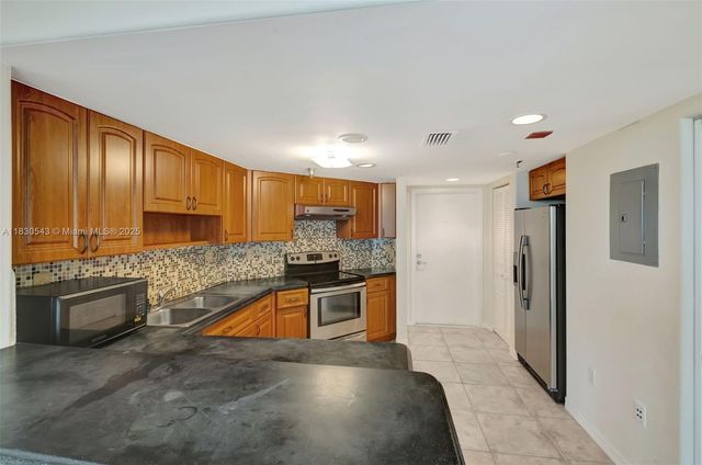 2400 SW 3rd Ave 506, Miami, FL 33129