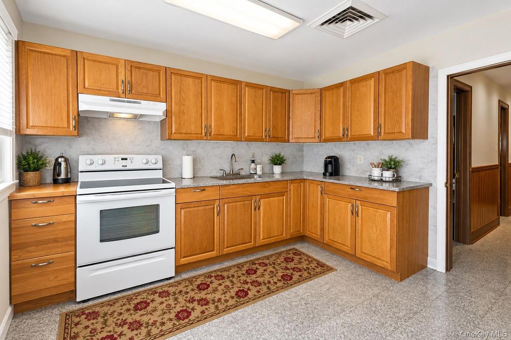 145-20 14th Avenue, Whitestone, NY 11357 — photo 3