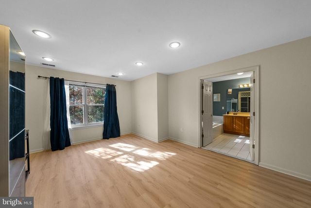 72 RIVER BIRCH CIR, Princeton, NJ 08540