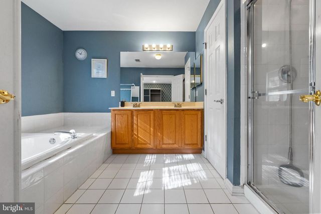 72 RIVER BIRCH CIR, Princeton, NJ 08540