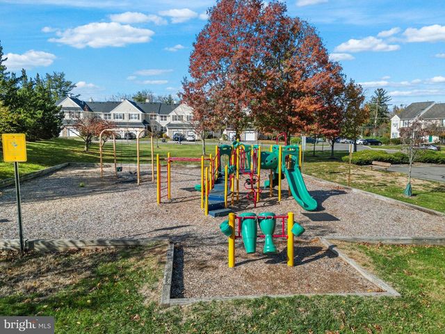 72 RIVER BIRCH CIR, Princeton, NJ 08540