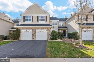 72 RIVER BIRCH CIR, Princeton, NJ 08540