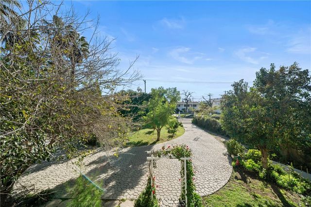 16751 Rayen, Northridge, CA 91343