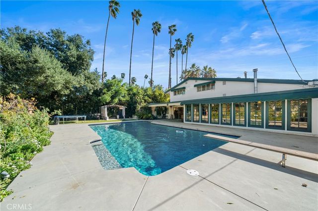 16751 Rayen, Northridge, CA 91343