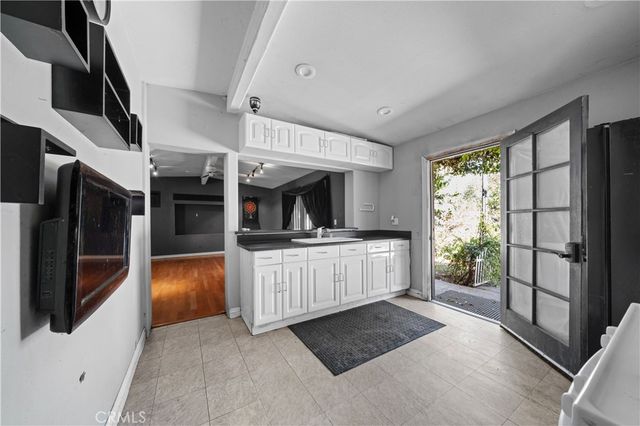 16751 Rayen, Northridge, CA 91343