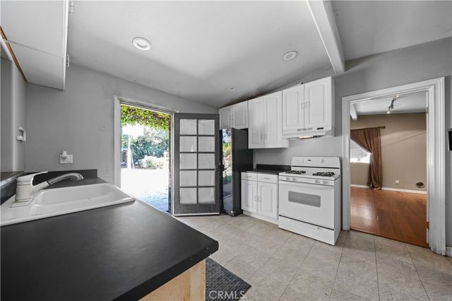 16751 Rayen, Northridge, CA 91343