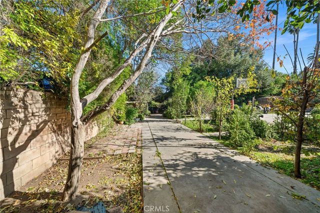 16751 Rayen, Northridge, CA 91343