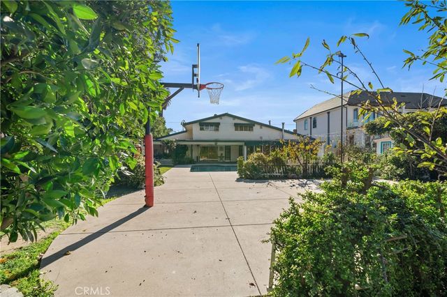 16751 Rayen, Northridge, CA 91343