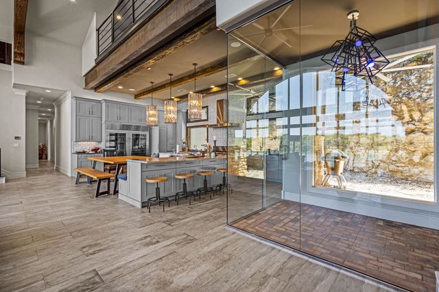 212 Hilltop Drive, Gainesville, TX 76240