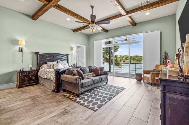 212 Hilltop Drive, Gainesville, TX 76240