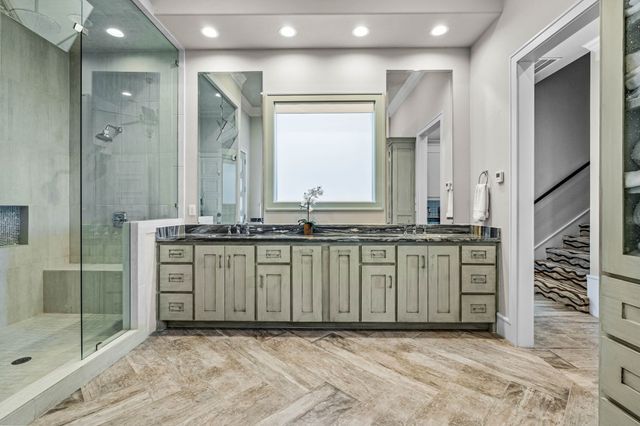 212 Hilltop Drive, Gainesville, TX 76240