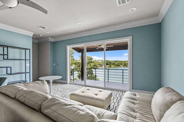 212 Hilltop Drive, Gainesville, TX 76240