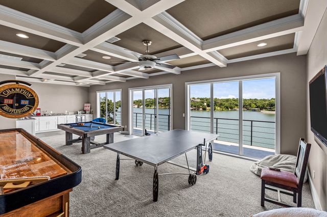 212 Hilltop Drive, Gainesville, TX 76240