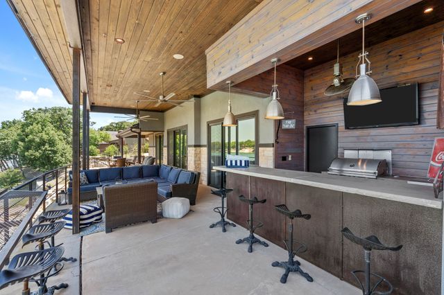 212 Hilltop Drive, Gainesville, TX 76240