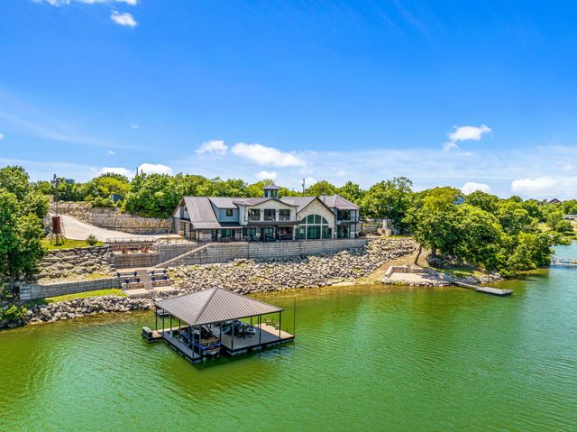 212 Hilltop Drive, Gainesville, TX 76240