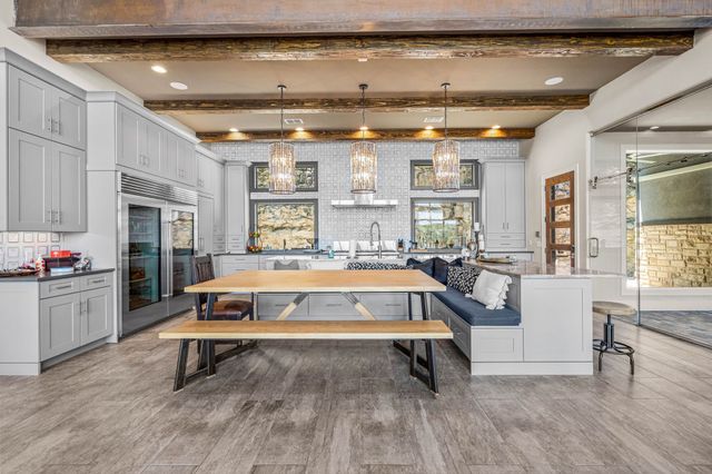 212 Hilltop Drive, Gainesville, TX 76240